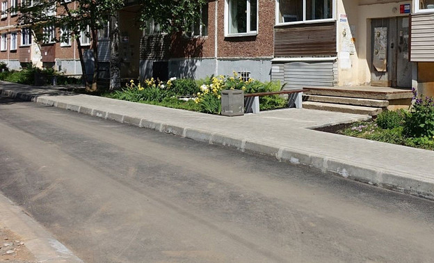 В Кирове благоустроили несколько дворов на улице Екатерины Кочкиной