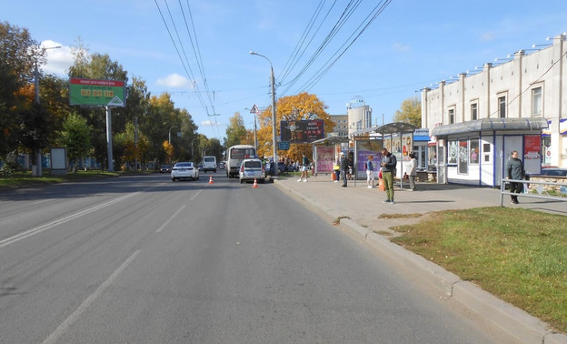В Кирове пенсионерку зажало в дверях автобуса