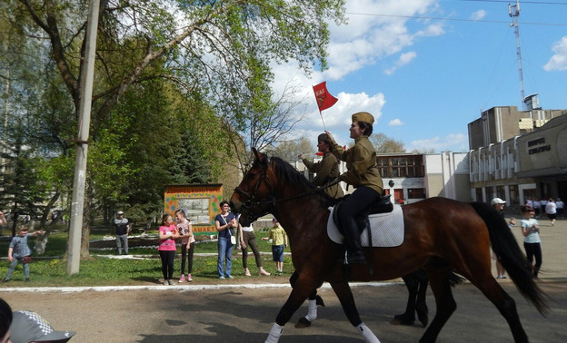 В Котельничском районе прошёл конный парад