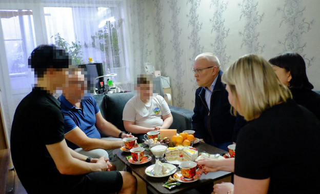 Губернатор Александр Соколов в Слободском встретился с семьёй мобилизованного