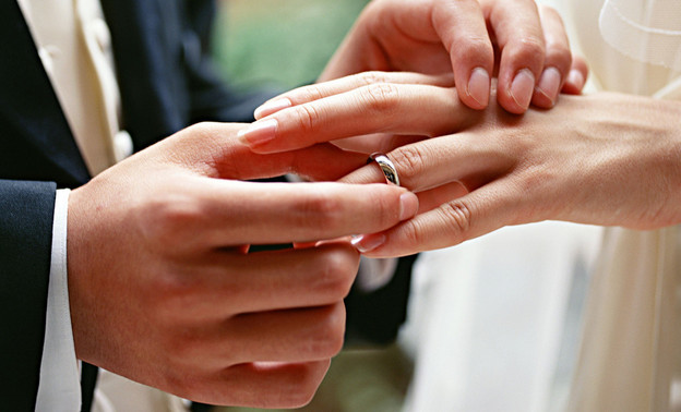 В России планируют ввести выплаты за продолжительный брак