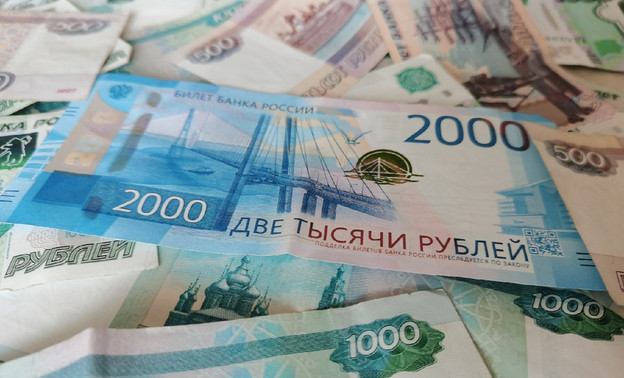 Кировчанам начали выплачивать универсальное пособие