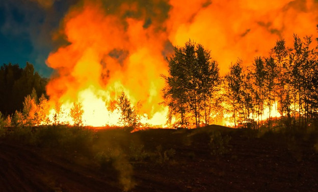 На бывших торфоразработках около Кирово-Чепецка возник пожар