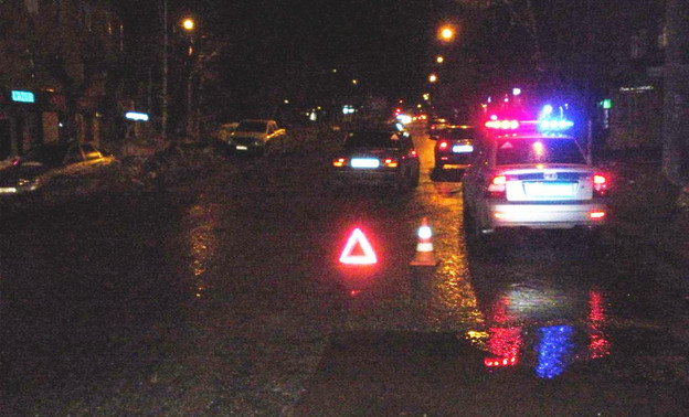 В Кирове начинающий водитель сбил мужчину на перекрёстке, пешеход серьёзно пострадал