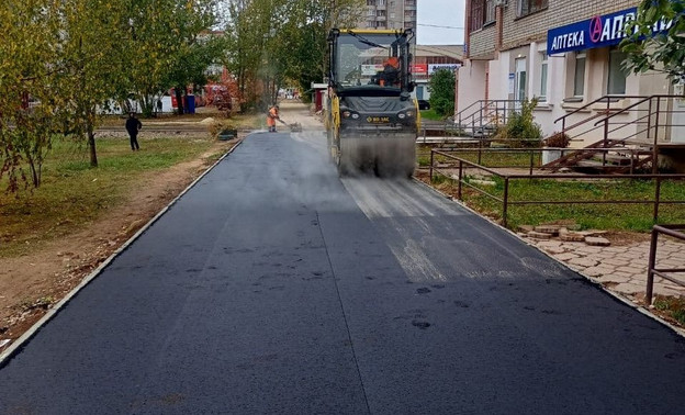 На улицах Ивана Попова и Кольцова отремонтировали тротуары