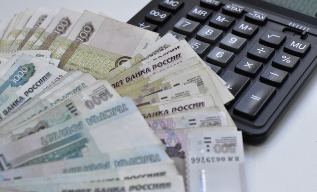 Кировчанка пришла в гости к знакомому и украла у него 50 тысяч рублей