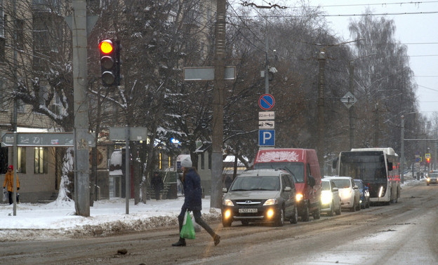 Утренние пробки в Кирове 7 декабря: Воровского, Дзержинского