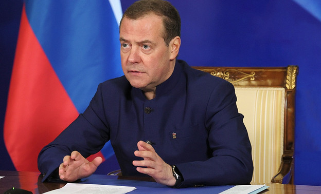 Дмитрий Медведев заявил, что вероятность нового конфликта с Украиной стопроцентная