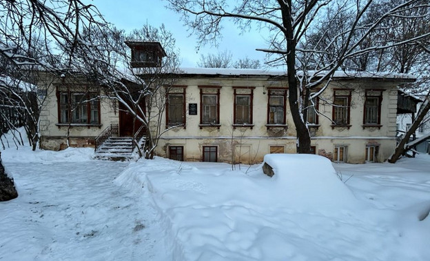 На улице Пятницкой полностью расселили дом Чарушина