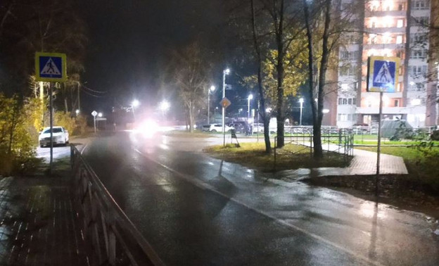 Опасный пешеходный переход на улице Мостовицкой оборудуют освещением