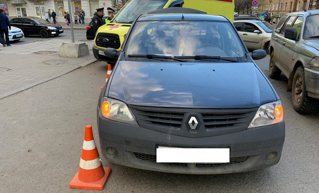 В Кирове водитель Renault сбил 8-летнего ребёнка на пешеходном переходе