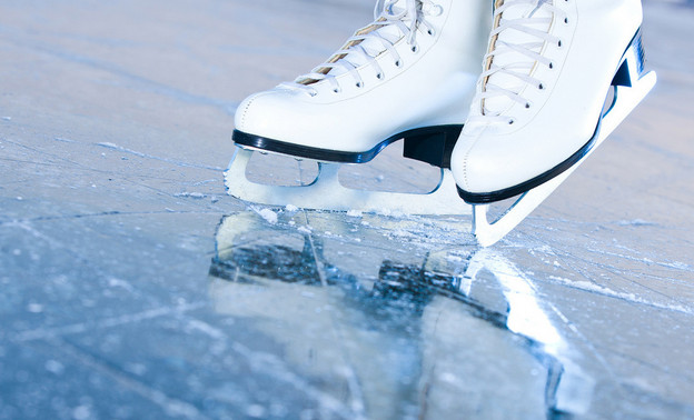 В Кирове на нескольких площадках отменили массовые катания на коньках