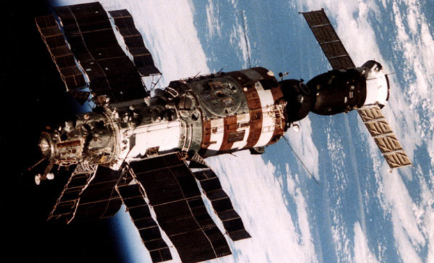 В Кирове узнали, как спасали космическую станцию «Салют-7»