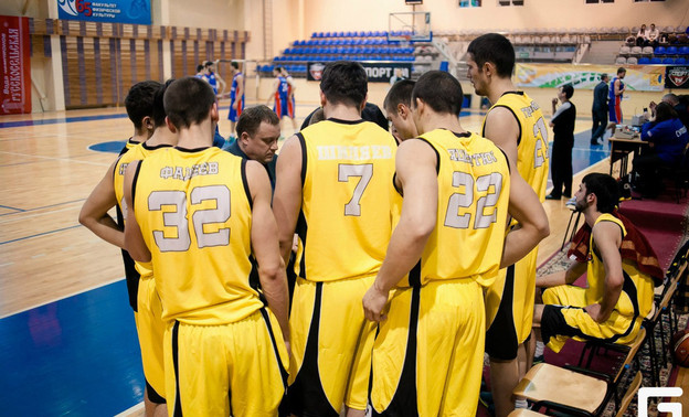 Список потенциальных соперников баскетбольного клуба "Киров" в плей-офф сузился до трех команд