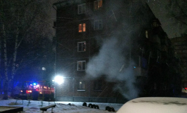 В Кирове на Розы Люксембург ночью загорелась квартира пенсионерки