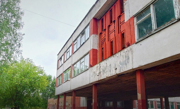 Пострадавшие от дождя кабинеты школы в Кирово-Чепецке восстановят