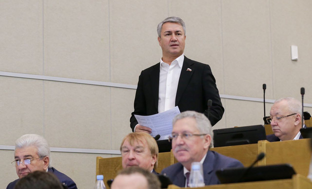 Рахим Азимов выдвинут кандидатом в новый созыв Госдумы