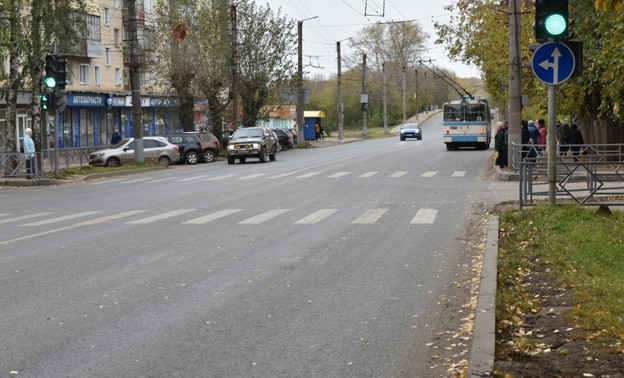 В Кирове дороги будут ремонтировать вместе с тротуарами