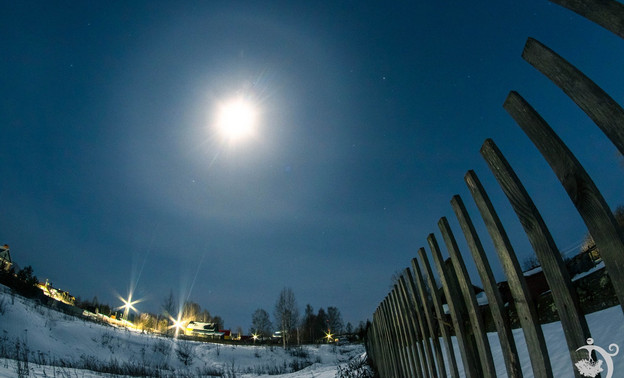 Житель Котельнича сфотографировал лунное гало