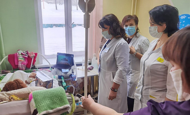 Кировские врачи спасли 8-летнюю девочку со 100-процентным поражением лёгких после коронавируса