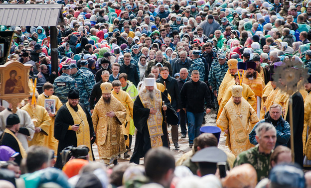 В обратный путь из Великорецкого вышли около восьми тысяч паломников