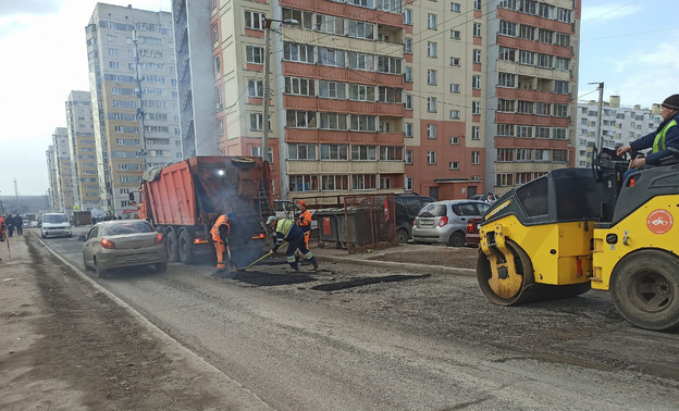 Александр Соколов изучит состояние тротуара на улице Современной