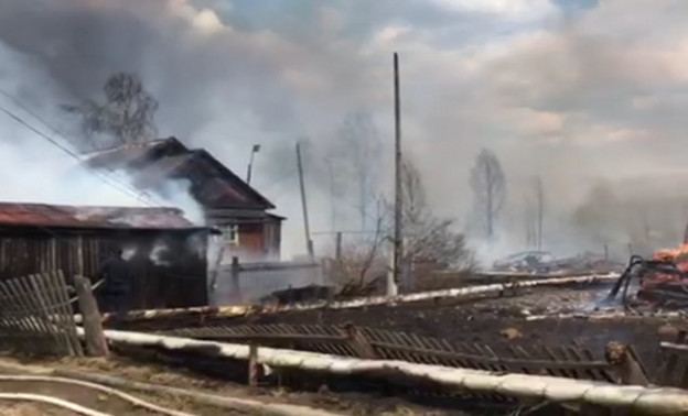 В Опаринском районе произошёл массовый пожар