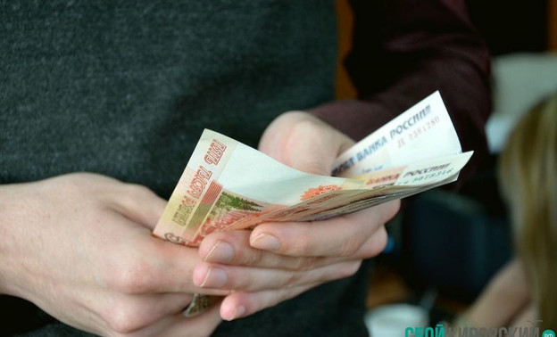 В Кировстате назвали отрасли, в которых растёт зарплата