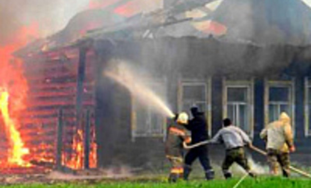 В Кировской области в страшном пожаре погибла 48-летняя женщина и её 2-летний внук