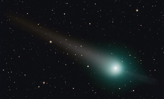 К Земле летит комета зелёного цвета