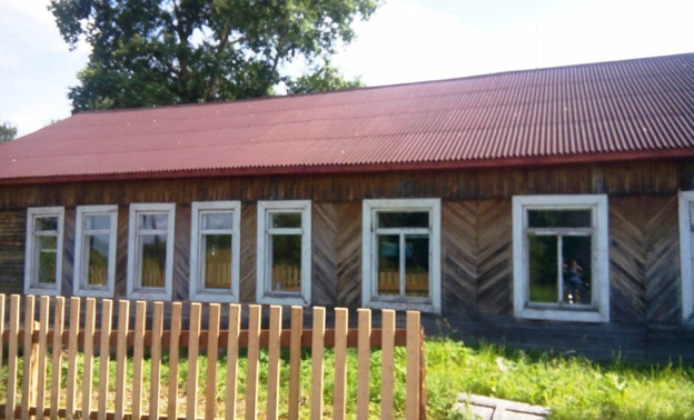 В посёлке Северные Полянки Лузского района отремонтировали крышу детского сада