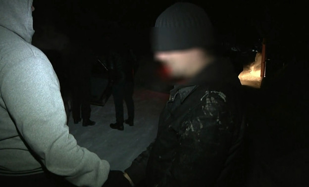 Полиция поймала 30 человек, искавших закладки с наркотиками у Филейского кладбища