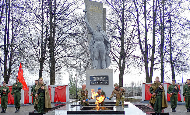 Вечный огонь в Слободском зажёг правнук Григория Булатова