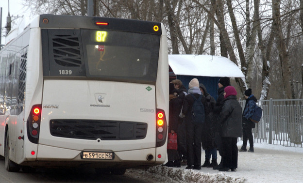 В автобусах Кирова отключат объявления об обязательном ношении масок