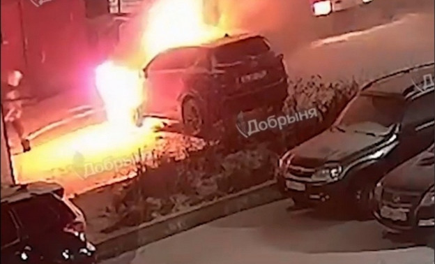 В Кирове подожгли машину директора управляющей компании