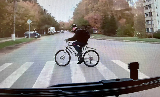 В Кирове велосипедист спровоцировал падение пенсионерки в автобусе