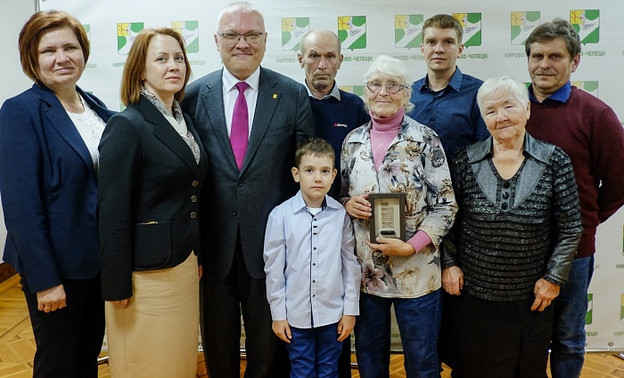 Семье из Кирово-Чепецка вручили медальон предка, погибшего в Великой Отечественной войне