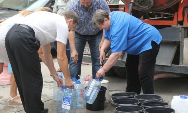 Из-за коммунальной аварии на улице Мира без холодной воды остались более 2,8 тысячи человек