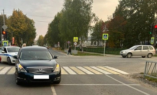 В Омутнинске автомобилистка сбила девушку на пешеходном переходе