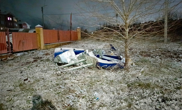 В Европейских Улочках разгромили въездную стелу