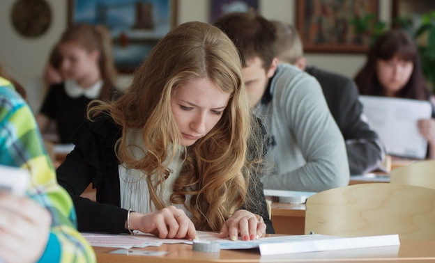 Около сотни кировских старшеклассников не справились с итоговым сочинением