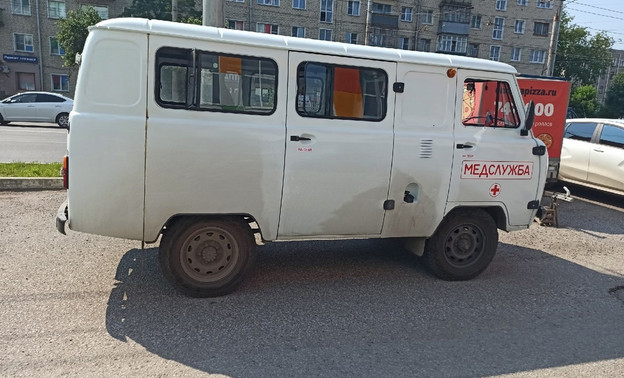 Больницам в Кировской области передали УАЗы для работы на выездах