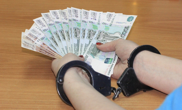 Сотрудницу администрации в Кирово-Чепецке подозревают в хищении более 10 миллионов рублей