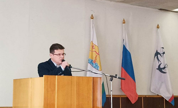 Главой Кильмезского района стал директор местной школы Андрей Коршунов