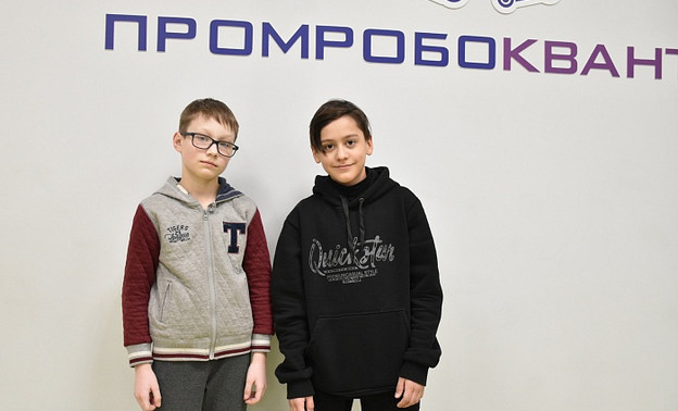 Кировские школьники изобрели птицу-робота