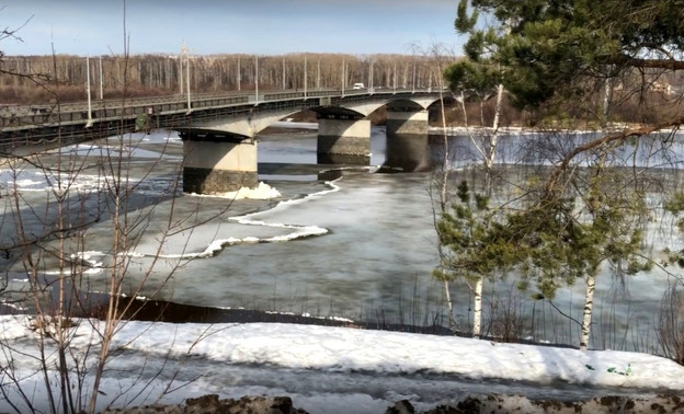 «Лёд тронулся»: кировчане сняли на видео начало ледохода