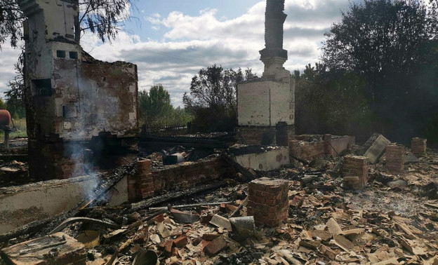В Тужинском районе на пепелище дома нашли тело мужчины