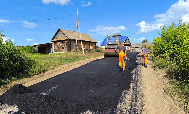 В селе Порез Унинского округа заканчивают ремонт дороги