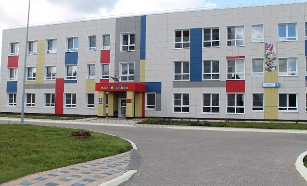Родители, чьи дети ходят в кировский детский сад № 22, жалуются на неработающий два года бассейн
