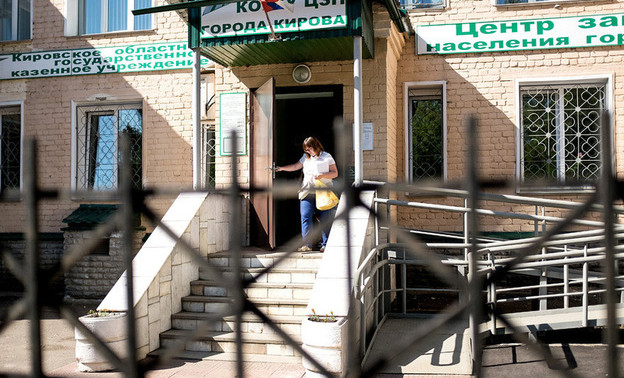 Самыми «возрастными» профессиями в Кировской области оказались врачи и учителя